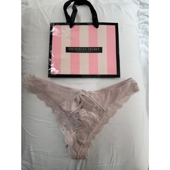 NWT Victoria’s Secret Lace Thong Panty – Soft Taupe – Size M - Picture 1 of 3